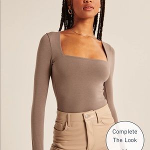 Abercrombie Long-Sleeve Seamless Fabric Squareneck Bodysuit. NWT size small